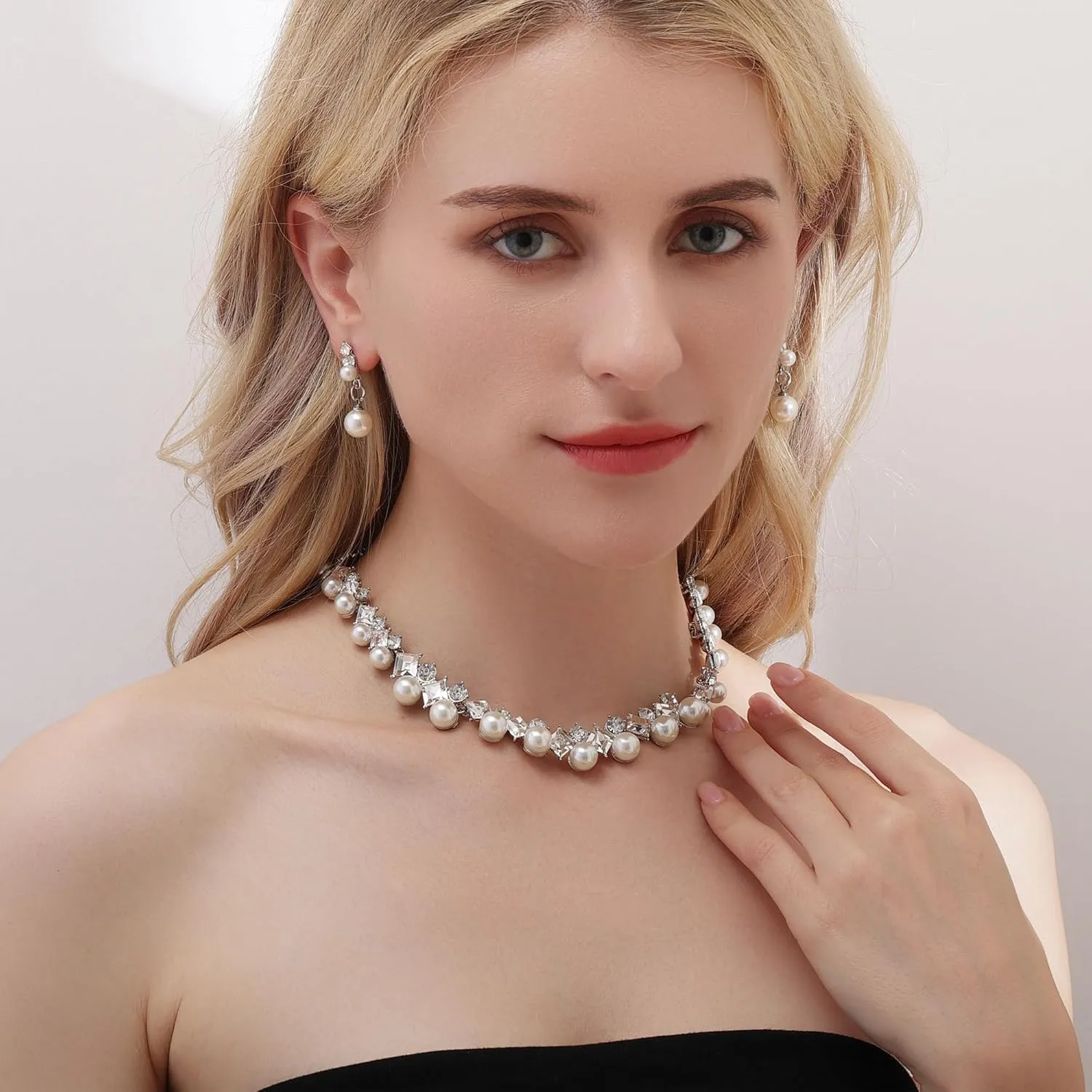 AILUOR Pearl Necklace for Women, Round Imitation Pearl Choker Necklace 20s Flapper Pearls Accessories for Gatsby Themed Party Dainty Beaded Choker Necklace for Women