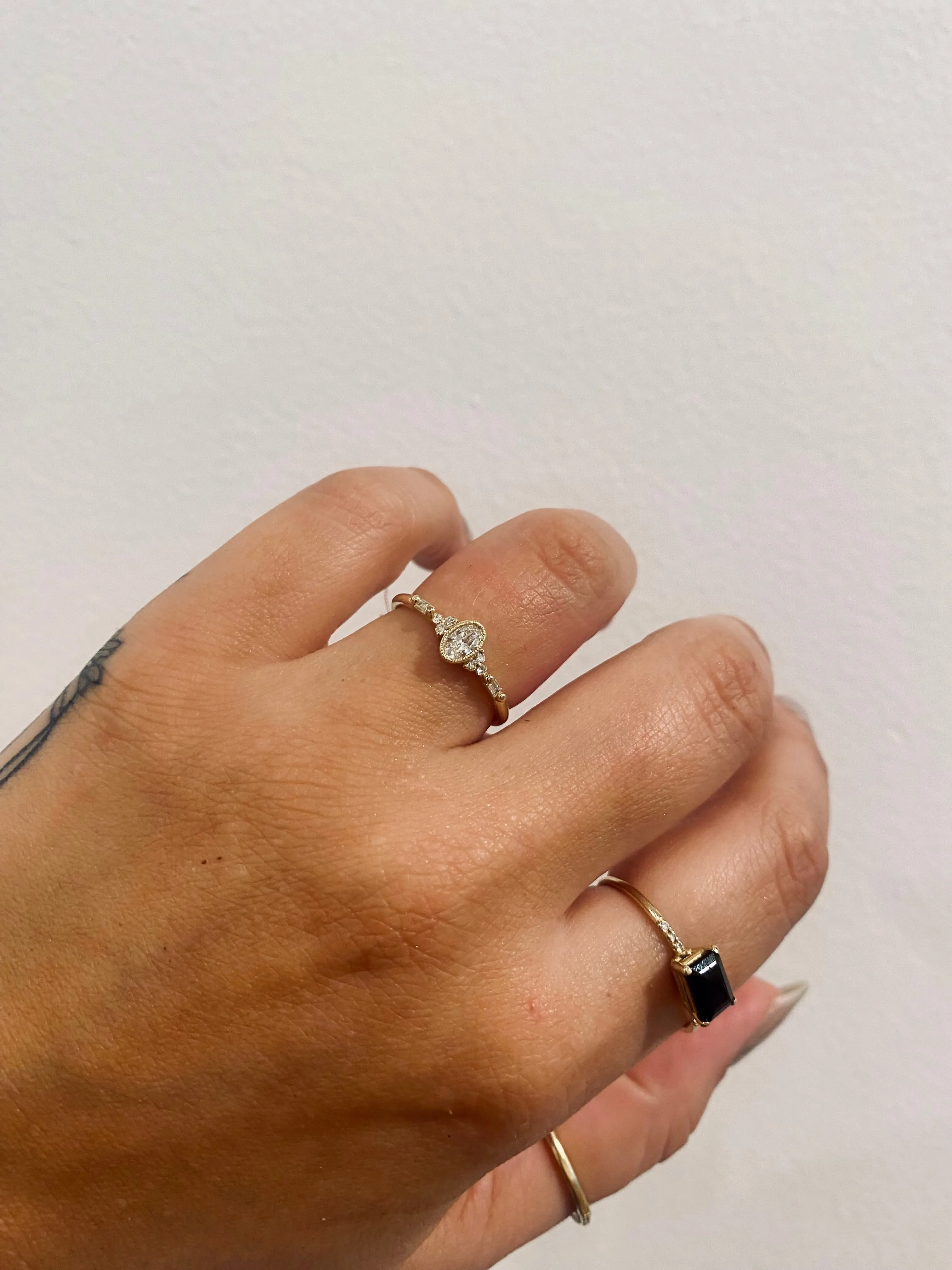 DIAMOND OVAL POEME RING