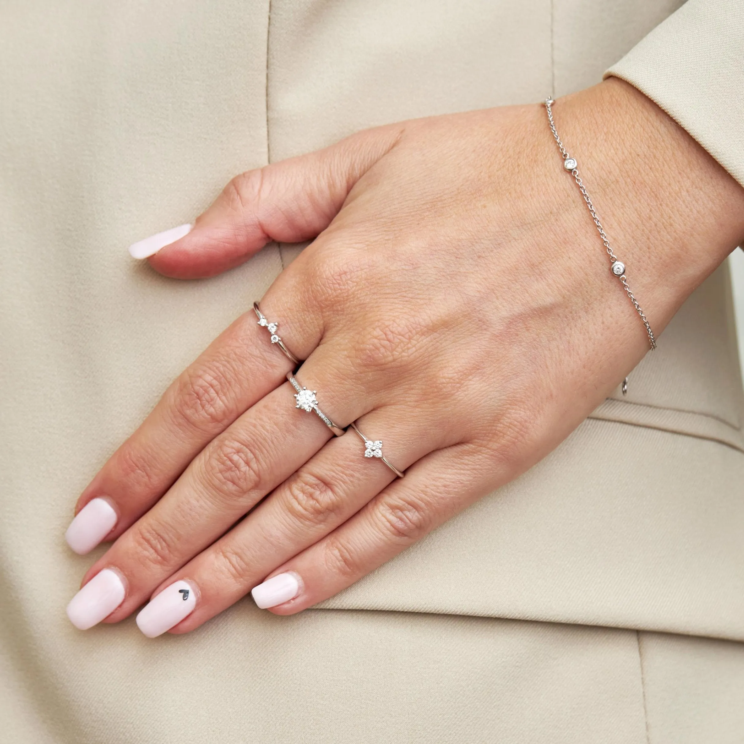 Frida Ring white diamonds