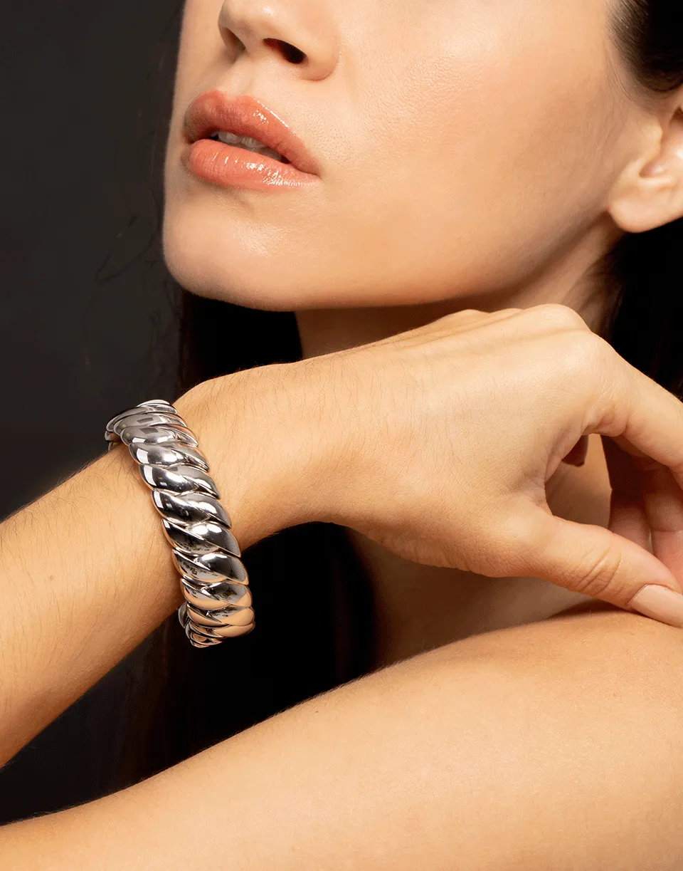 Polished Wave Stretch Bracelet