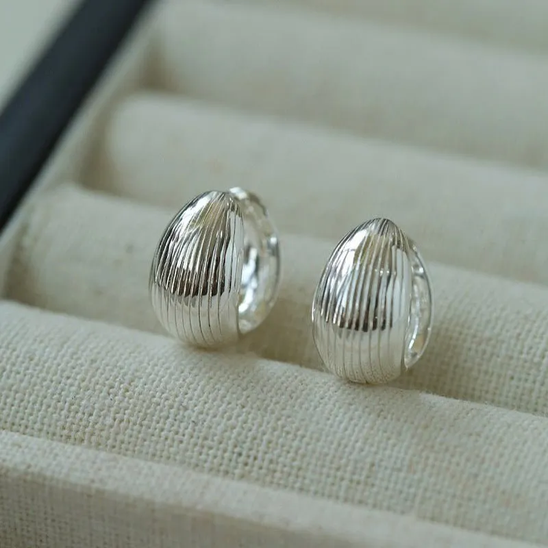 Shell Pattern Metallic Hoop Earrings
